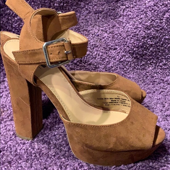 Suede platform heels - Picture 2 of 3